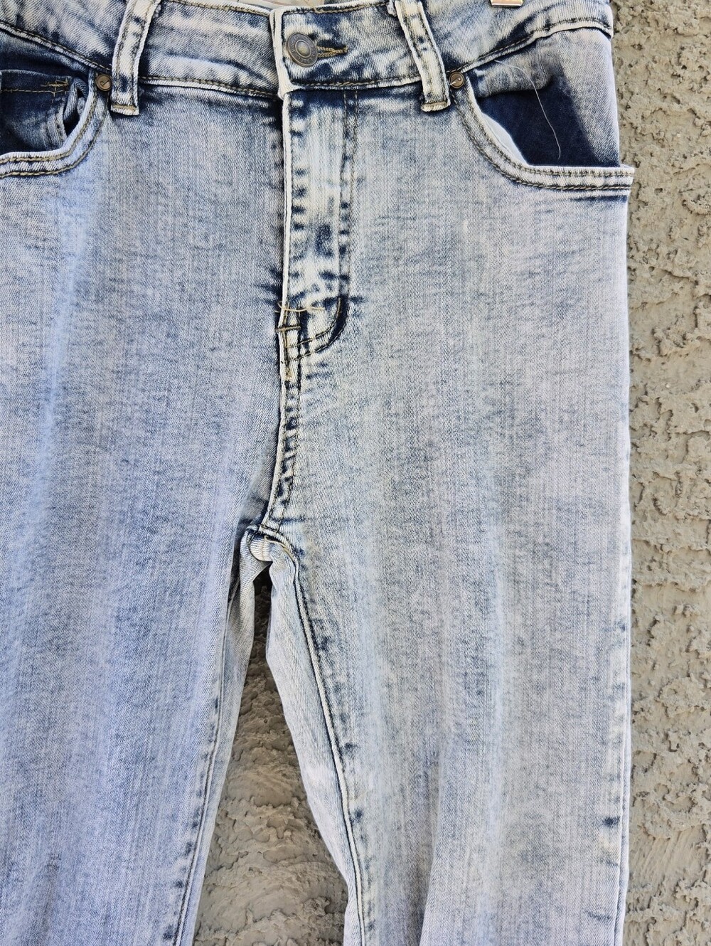 Pink Label Light Wash Distressed Women's Jeans - Casual Flare - Picture 3 of 9